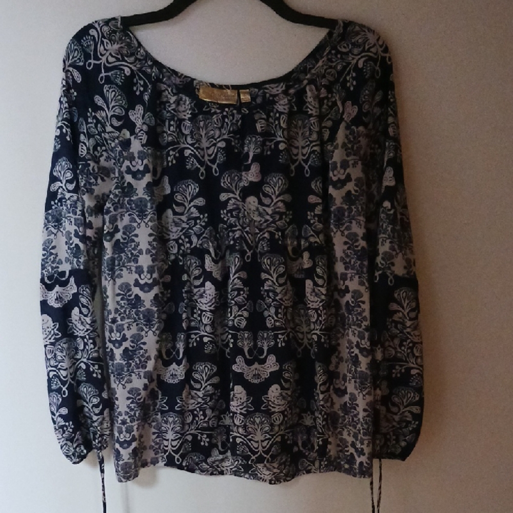 Princess Vera Wang Navy and Cream Floral Blouse
